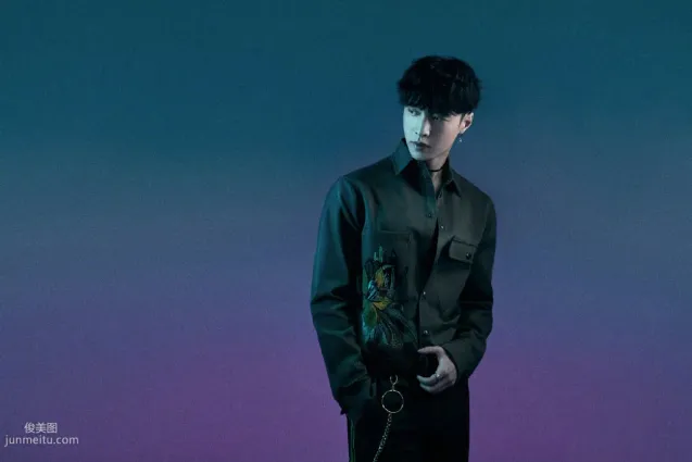 張藝興熱帶風格穿着為新主打曲《蹦 (Boom)》宣傳寫真圖集