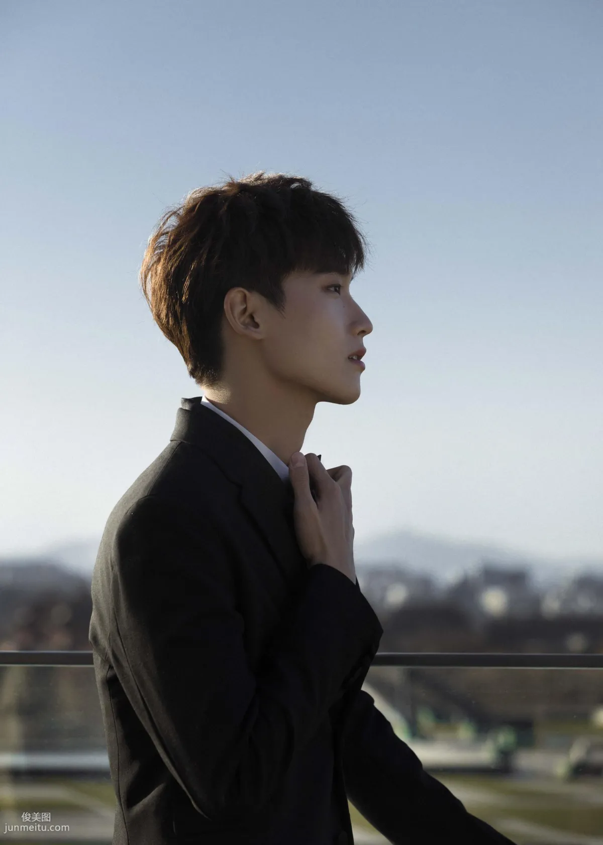 Xing Zhaolin Super Handsome Black Suit Building Rooftop Gentleman Photos photo 3
