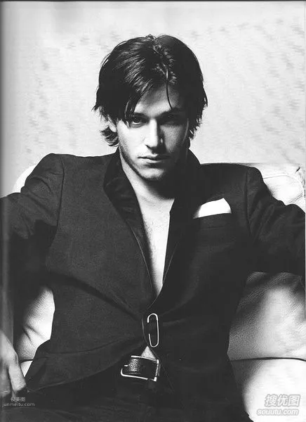 French Handsome Guy Gaspard Ulliel HD Photos photo 8