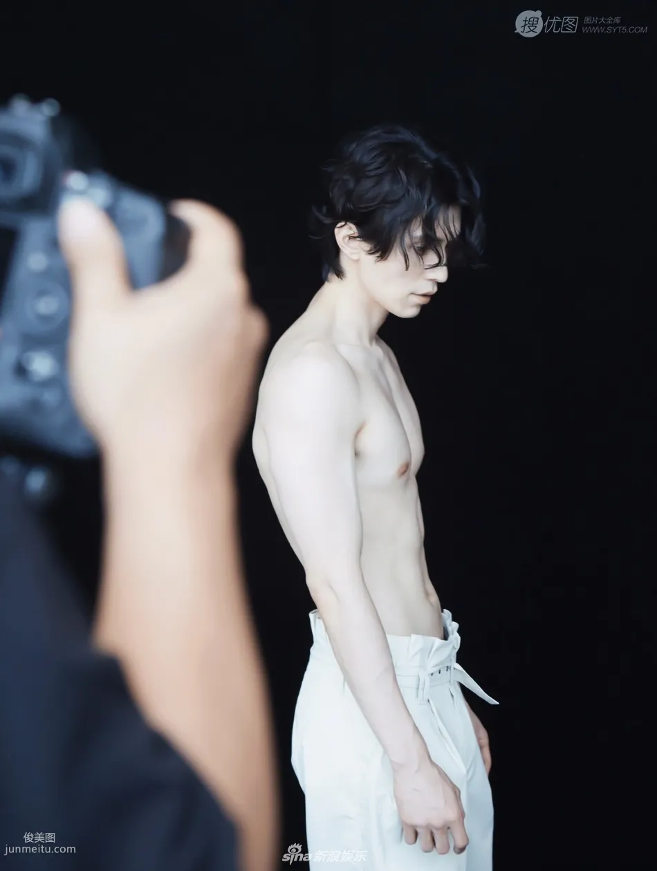 肌肉男李栋旭高清肌肉写真图片，尽显完美身材比例套图5