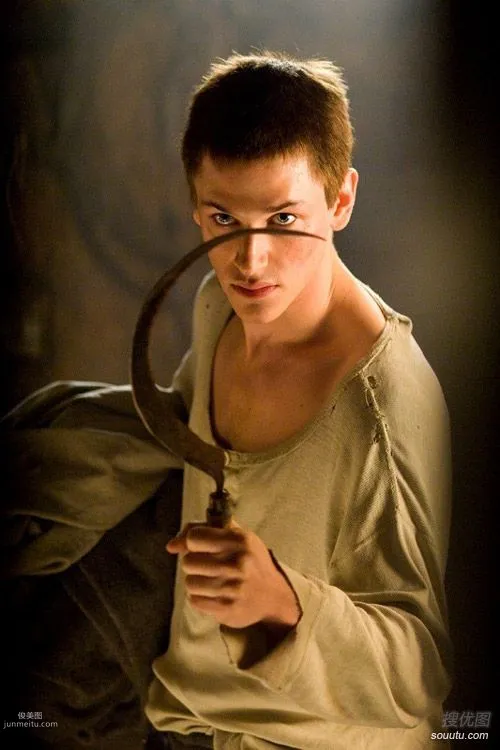 French Handsome Guy Gaspard Ulliel HD Photos photo 9