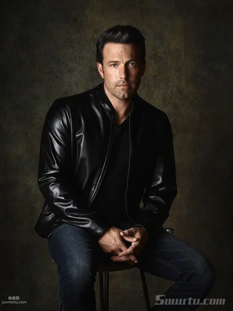 American Actor and Director Bena Fulai High-Definition Photo Set, Showing Mature Man Gentleman Style photo 2