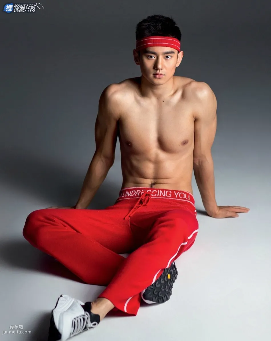 Muscular Handsome Ning Zetao HD Sports Photo Set photo 2