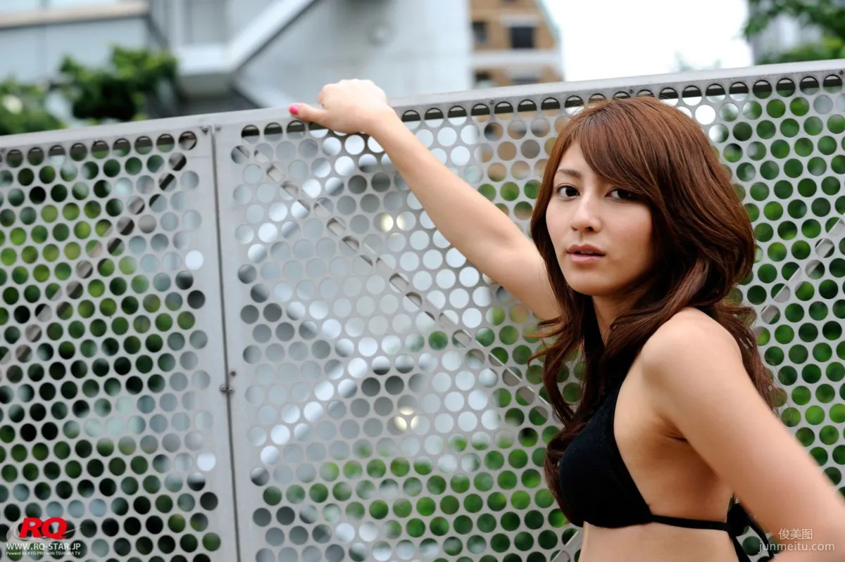 [RQ-STAR] NO.00030 山崎友華 Swim Suits – Black 寫真集 32