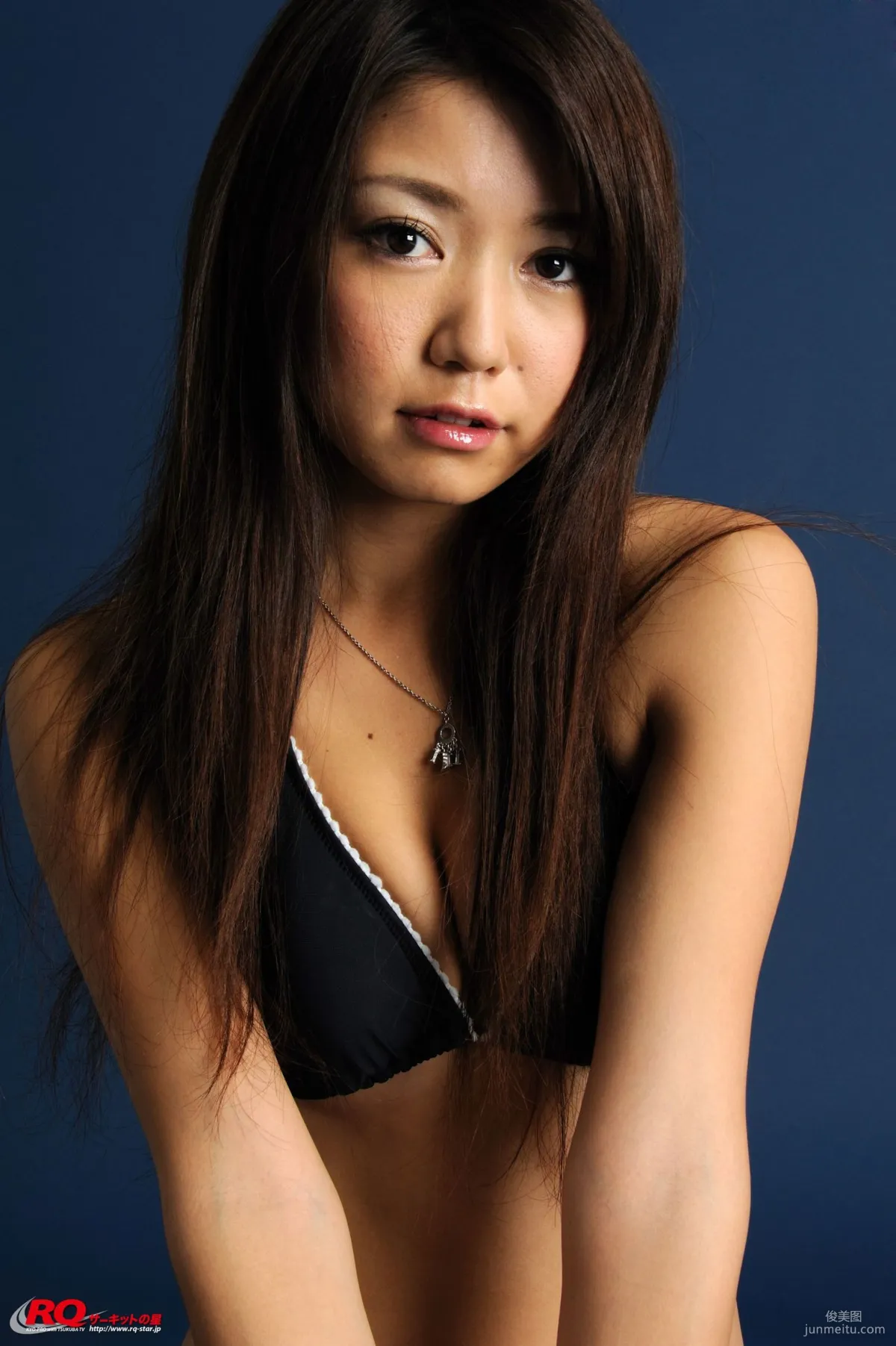[RQ-STAR] NO.00111 稲垣慶子 Swim Suits – Black 黑色泳裝寫真集 86