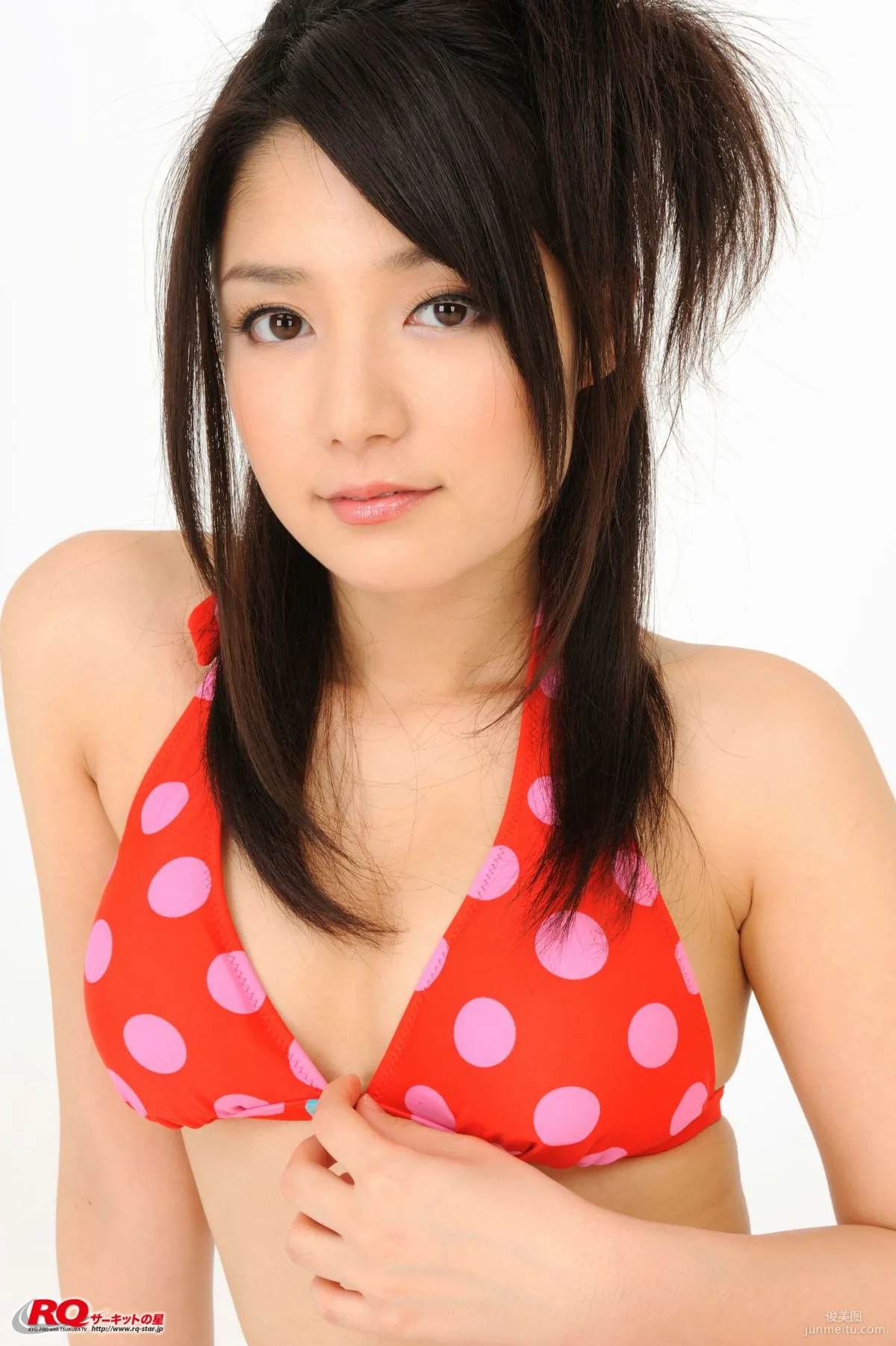 [RQ-STAR] NO.00105 古崎瞳 Swim Suits – Red 泳裝寫真集 79
