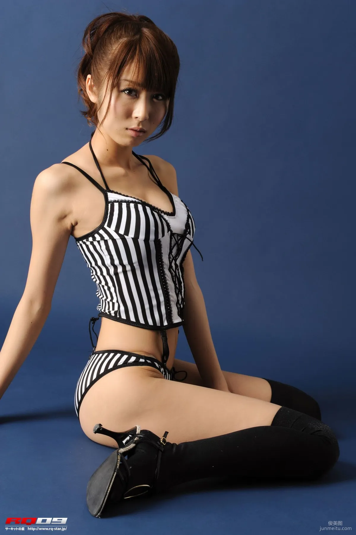 [RQ-STAR] NO.00134 我妻早央 Swim Suits – Black x White 寫真集 125