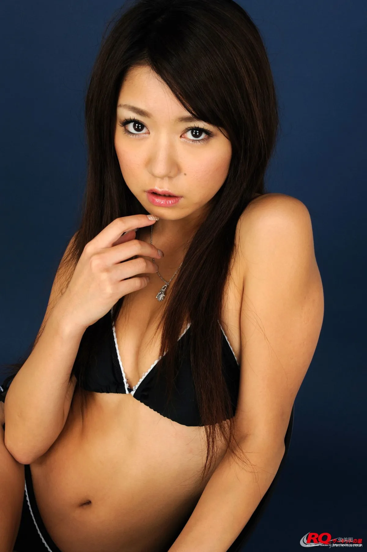 [RQ-STAR] NO.00111 稲垣慶子 Swim Suits – Black 黑色泳裝寫真集 46