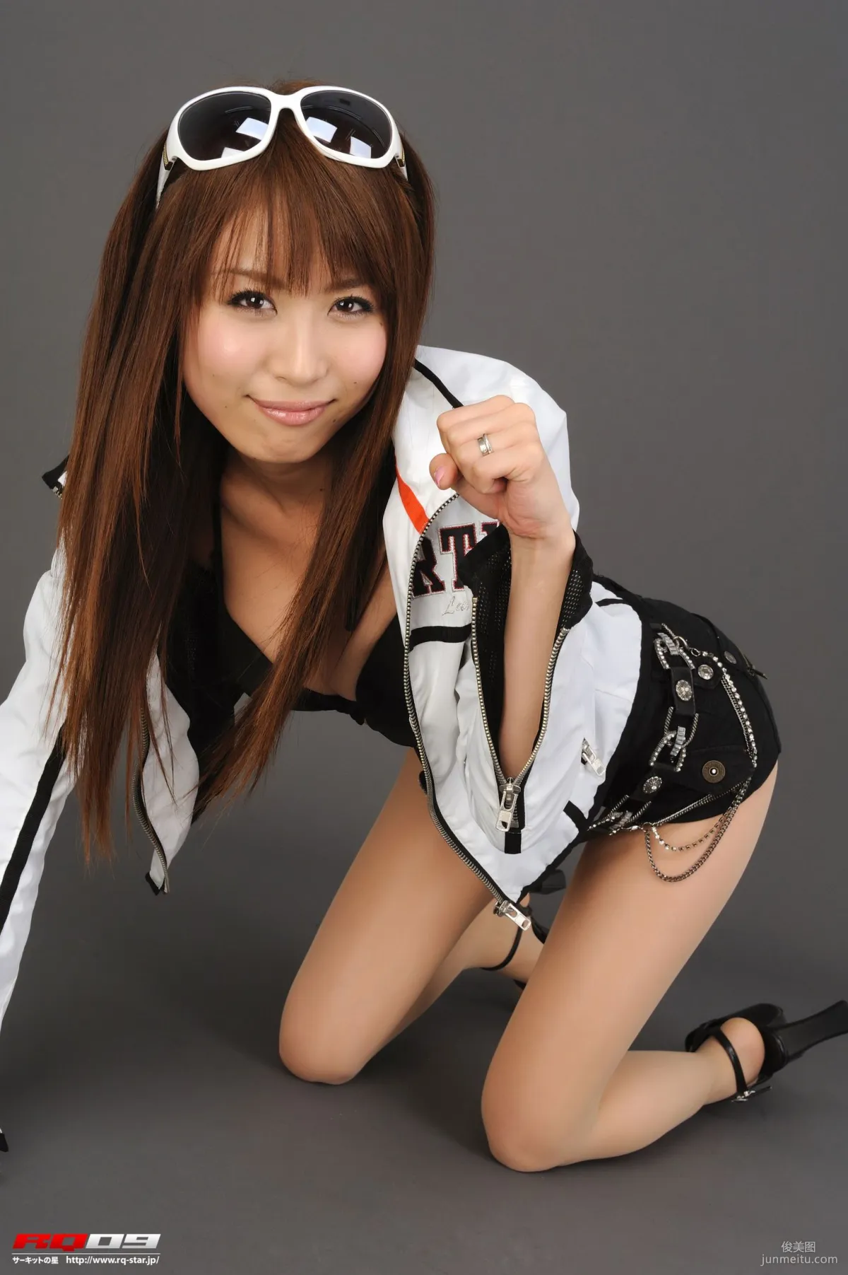 [RQ-STAR] NO.00143 我妻早央/我妻さおり Race Queen – Faust Racing 寫真集 74