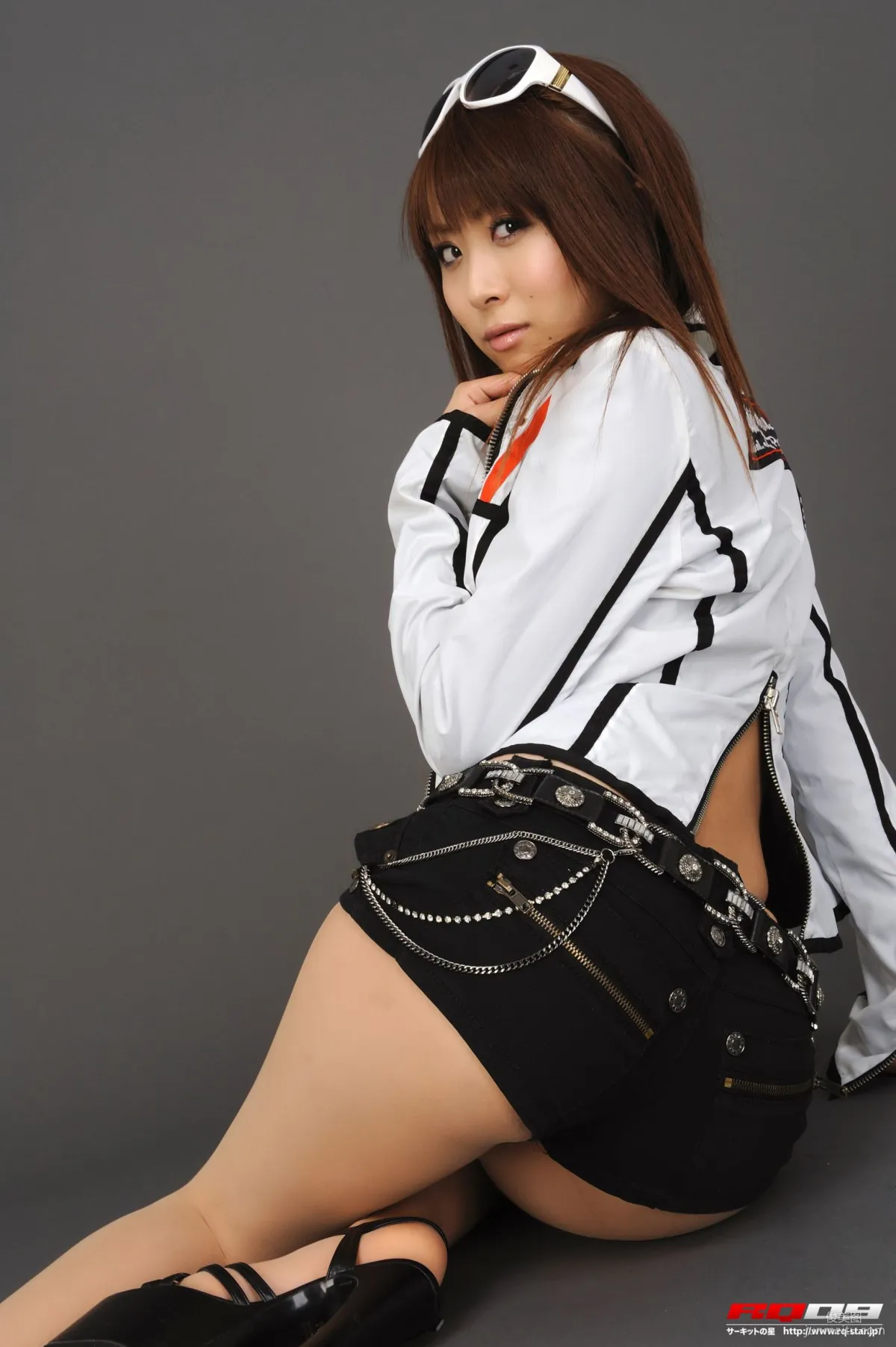[RQ-STAR] NO.00143 我妻早央/我妻さおり Race Queen – Faust Racing 寫真集 70