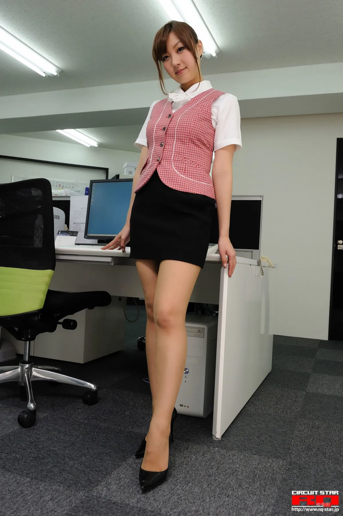 [RQ-STAR] NO.00255 Yuka Tachibana 立花ゆか Office Lady 写真集1