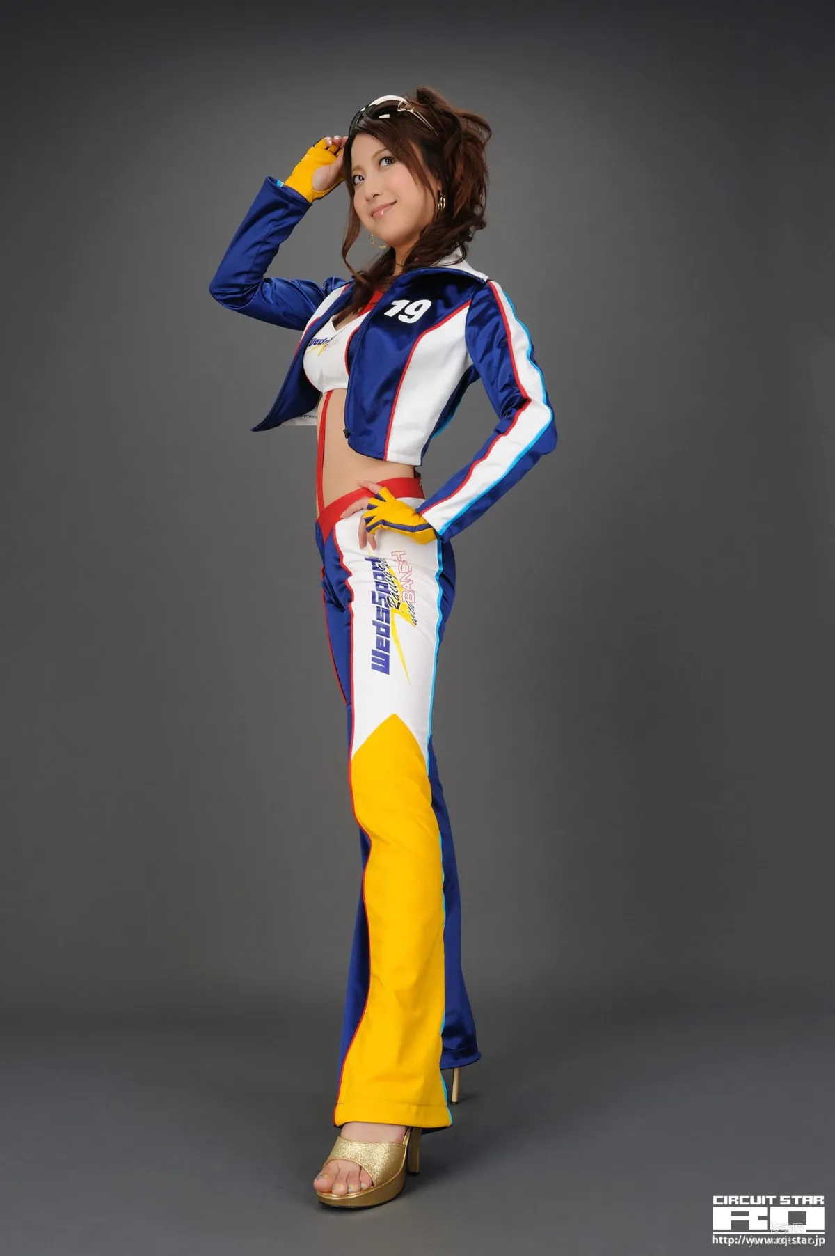 [RQ-STAR] NO.00301 橫山かおり Race Queen 寫真集 18