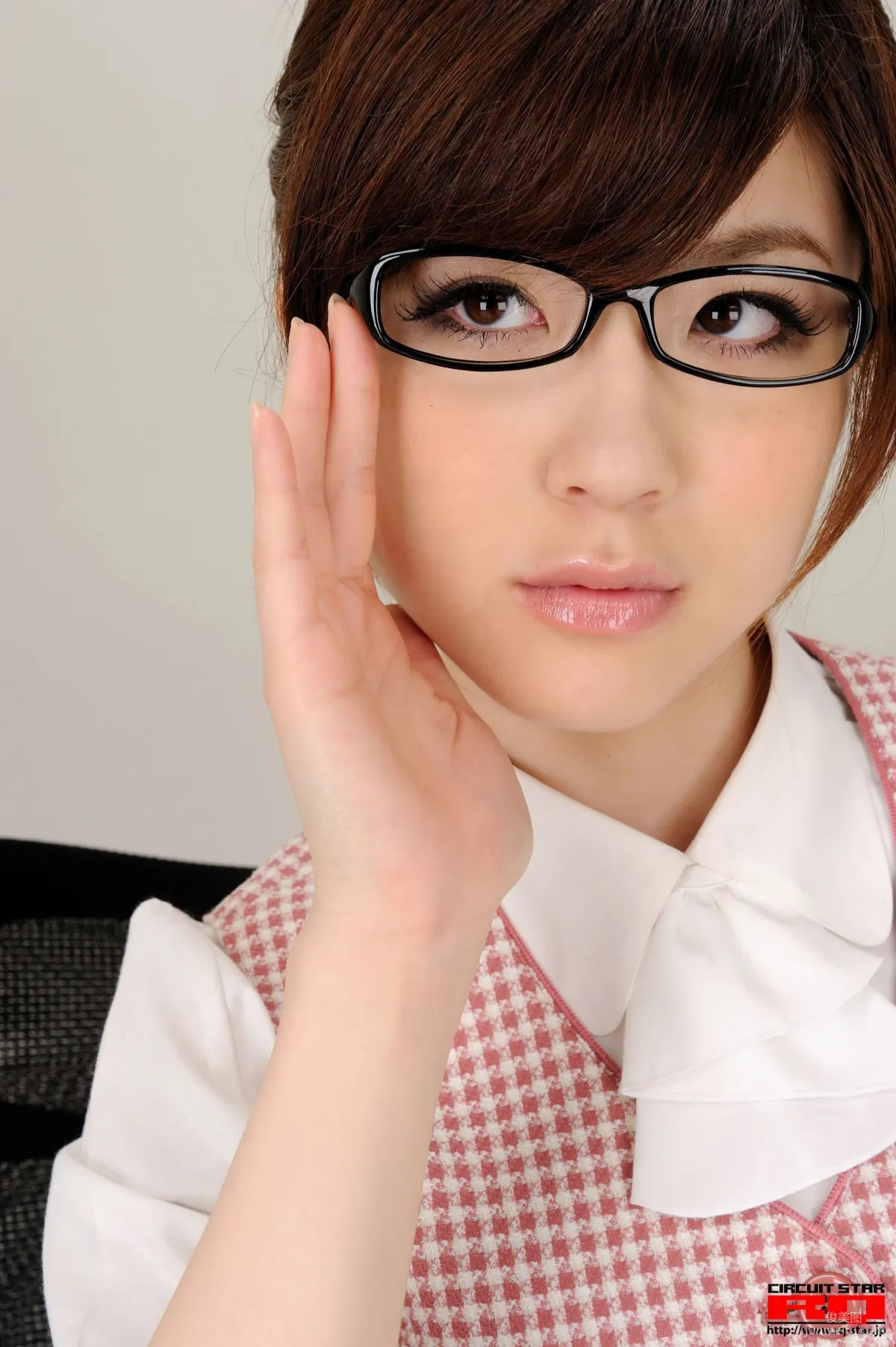 [RQ-STAR] NO.00365 荒木よし穂 Office Lady 辦公室女郎 寫真集 72