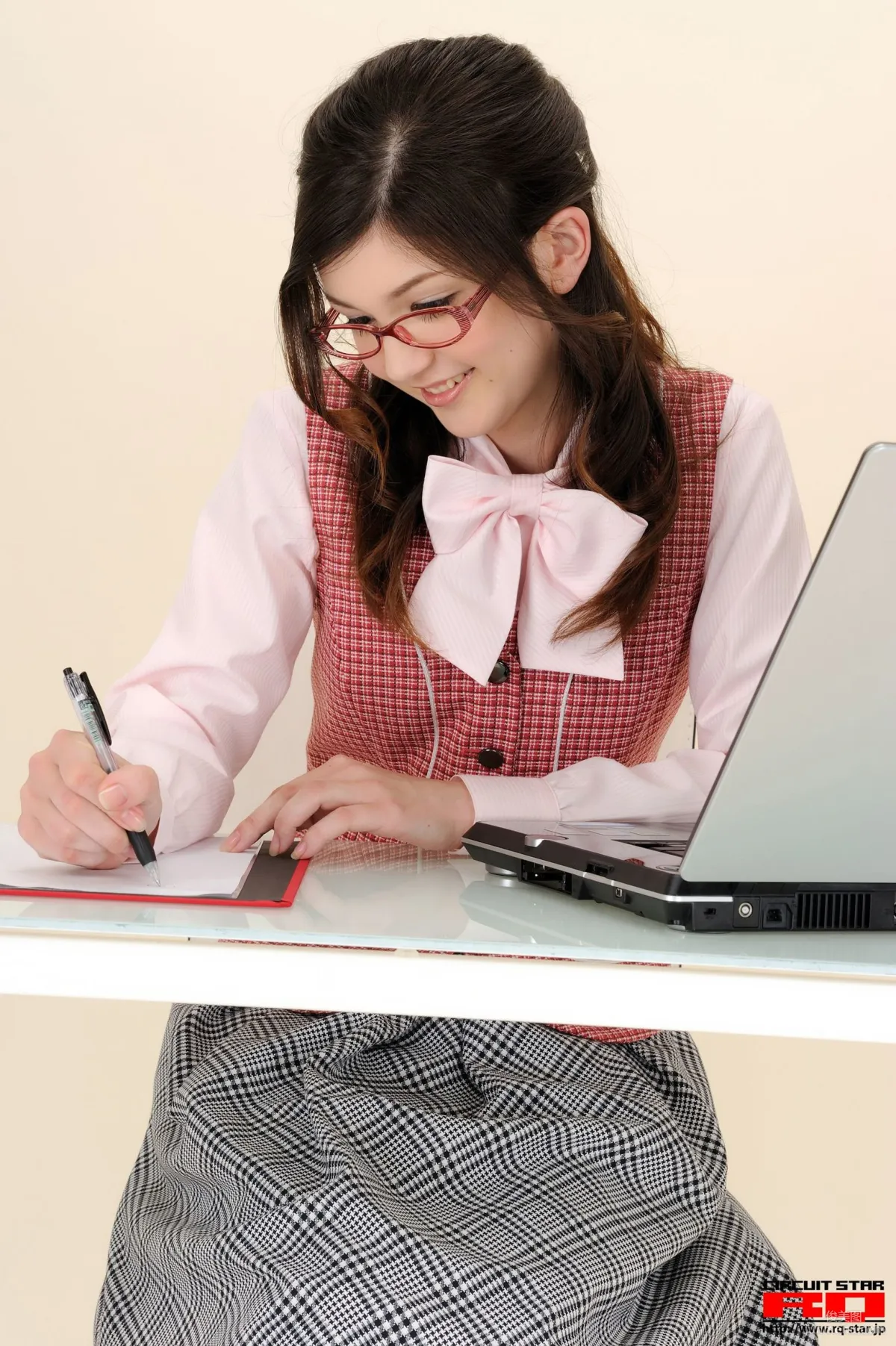 [RQ-STAR] NO.00362 Amy Kubo 久保エイミー Office Lady 寫真集 67