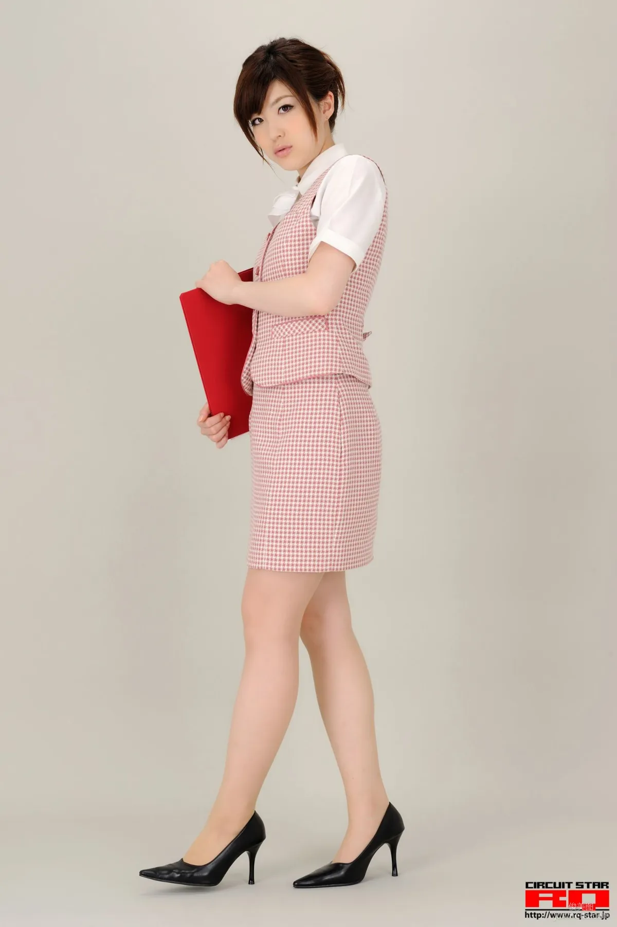 [RQ-STAR] NO.00365 荒木よし穂 Office Lady 辦公室女郎 寫真集 19