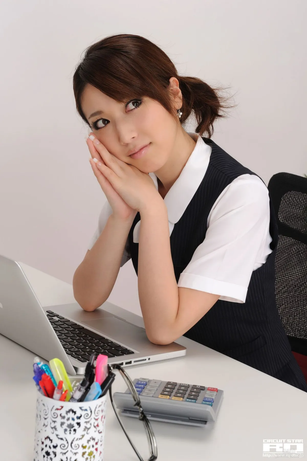 [RQ-STAR] NO.00294 Emi Shimizu 清水恵美 Office Lady 寫真集 46