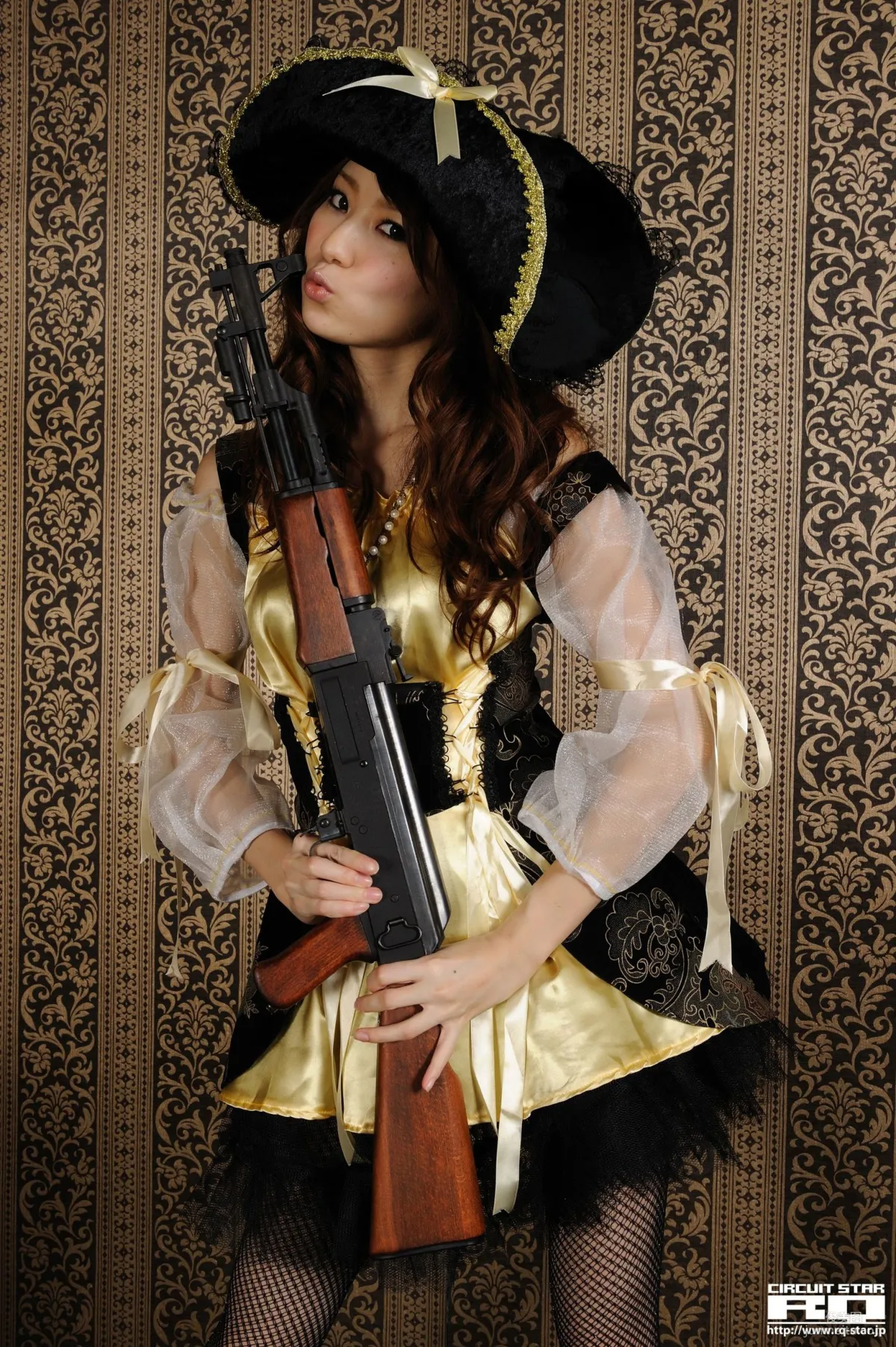 [RQ-STAR] NO.00417 Shihomi Ogoshi 小越しほみ Pirate Costume 絲襪美腿寫真集 15