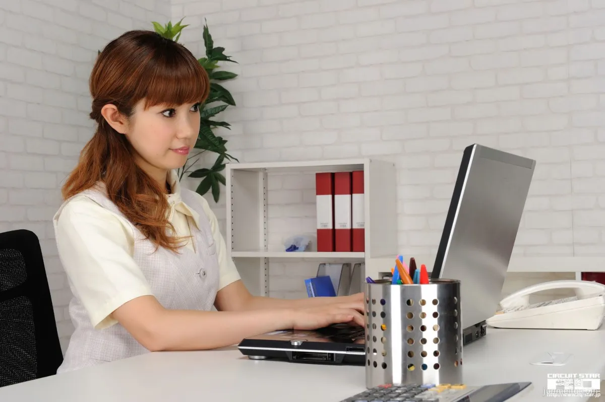 [RQ-STAR] NO.00442 森多このみ Office Lady 办公室女郎 写真集2