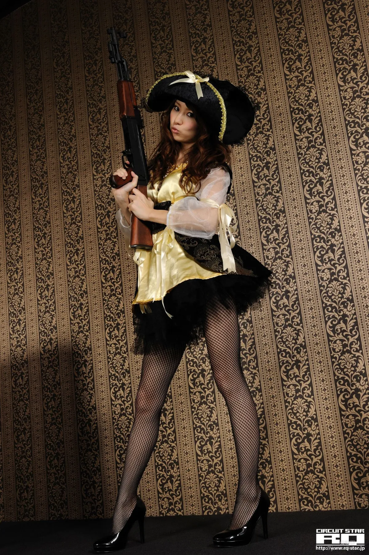 [RQ-STAR] NO.00417 Shihomi Ogoshi 小越しほみ Pirate Costume 絲襪美腿寫真集 11