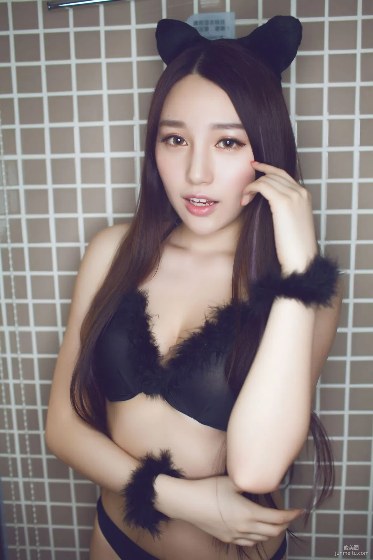 Liu Yining: TGOD photo 51
