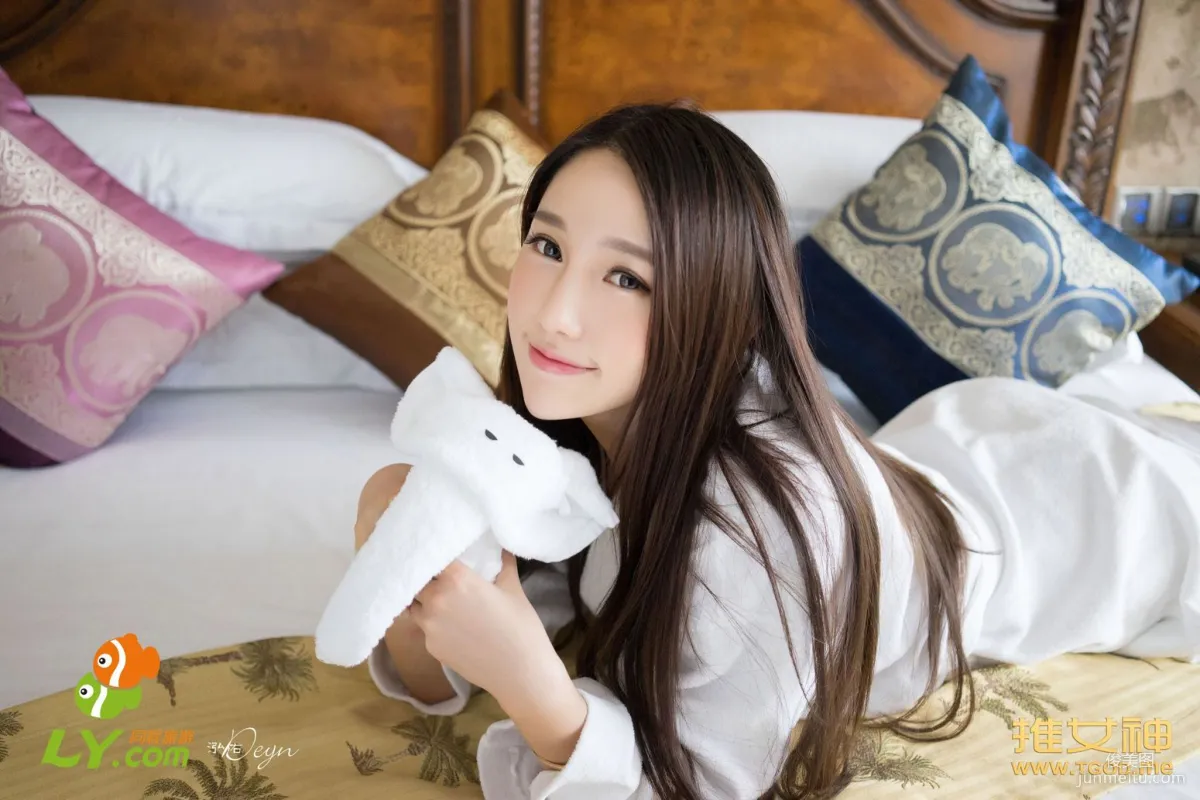 Liu Yining: TGOD photo 2