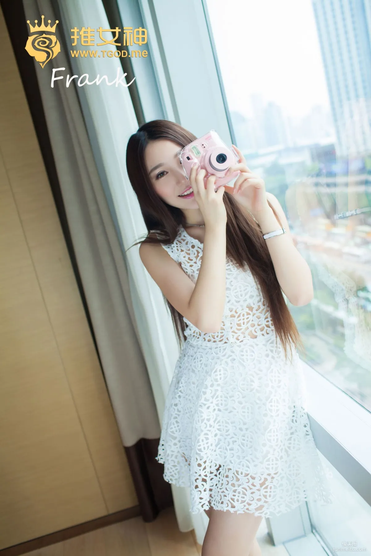 Liu Yining: TGOD photo 2