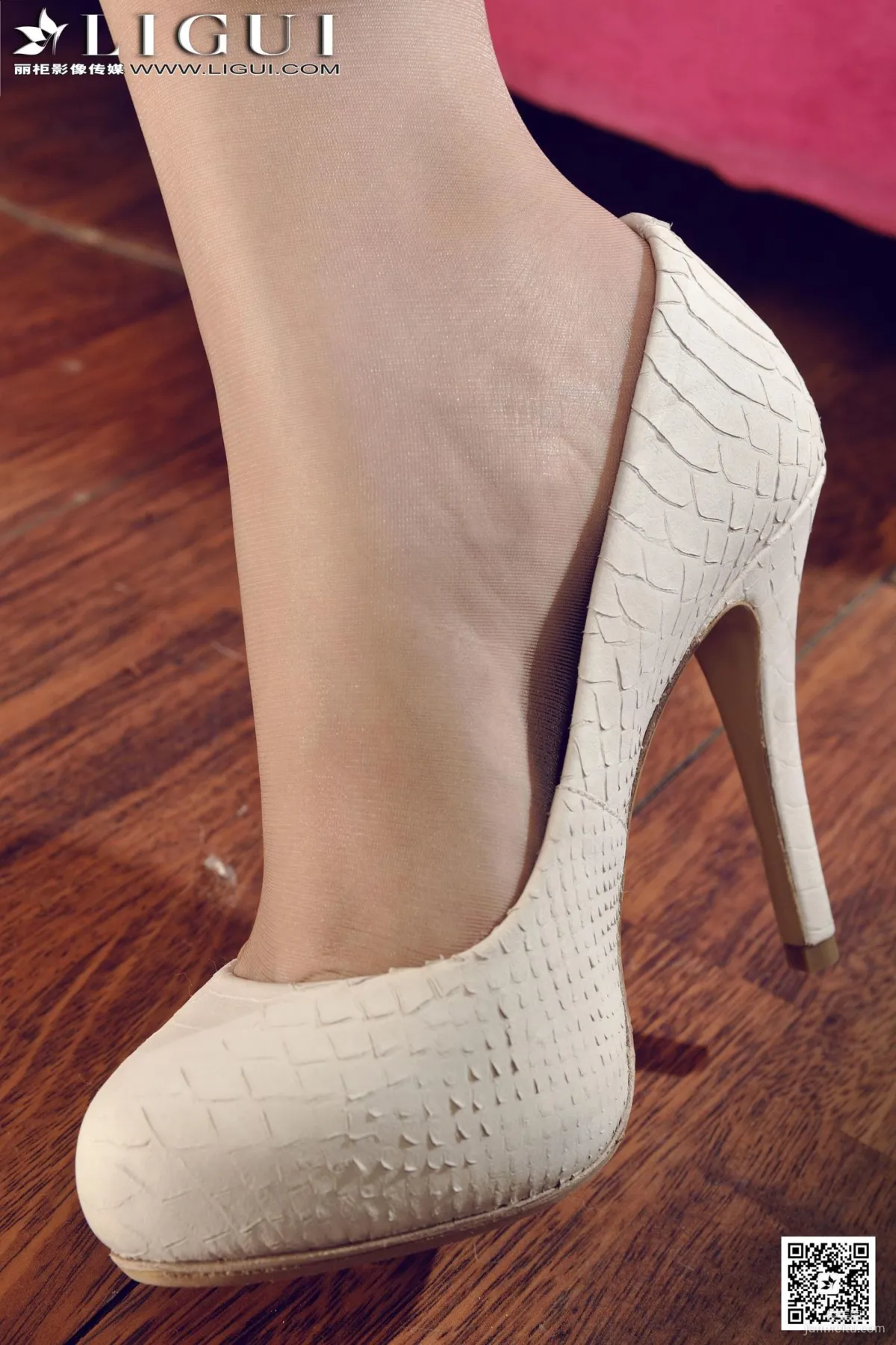 Wen Jing: Ligui Model photo 3