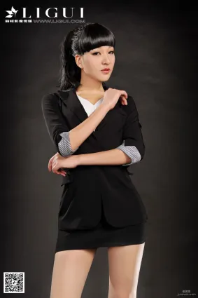 Model Amily《職業裝肉絲襪高跟絲足》上下全集 [麗櫃貴足] 美腿玉足寫真圖片