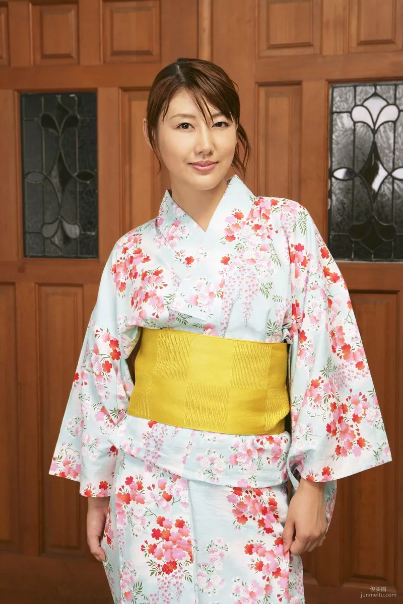 Megumi Yasu: For-side Close Up! photo 20