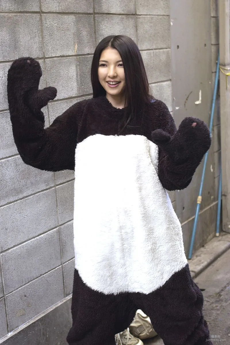 Akane Soma: For-side photo 2