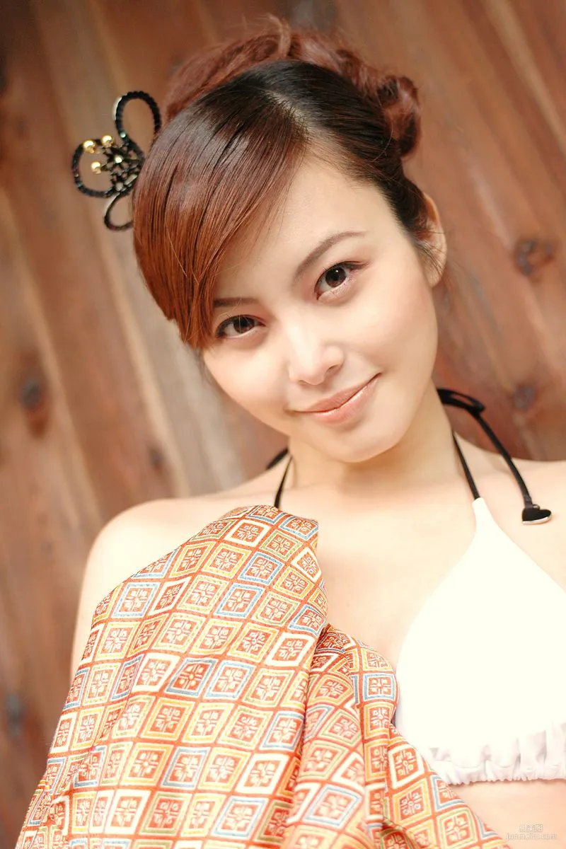 Manami Morooka: For-side glossy photo 19
