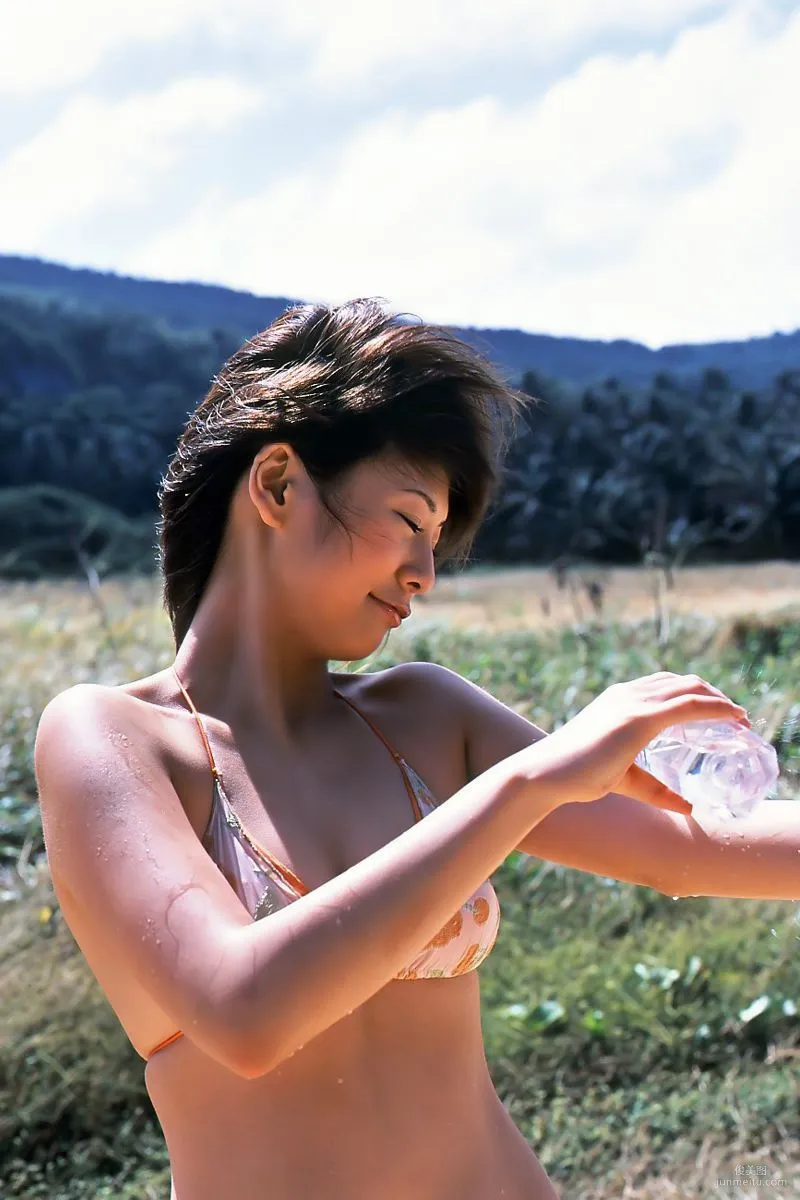 Yuka Kosaka: For-side photo 26