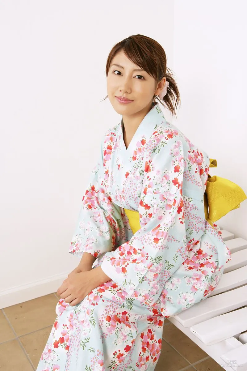 Megumi Yasu: For-side Close Up! photo 21