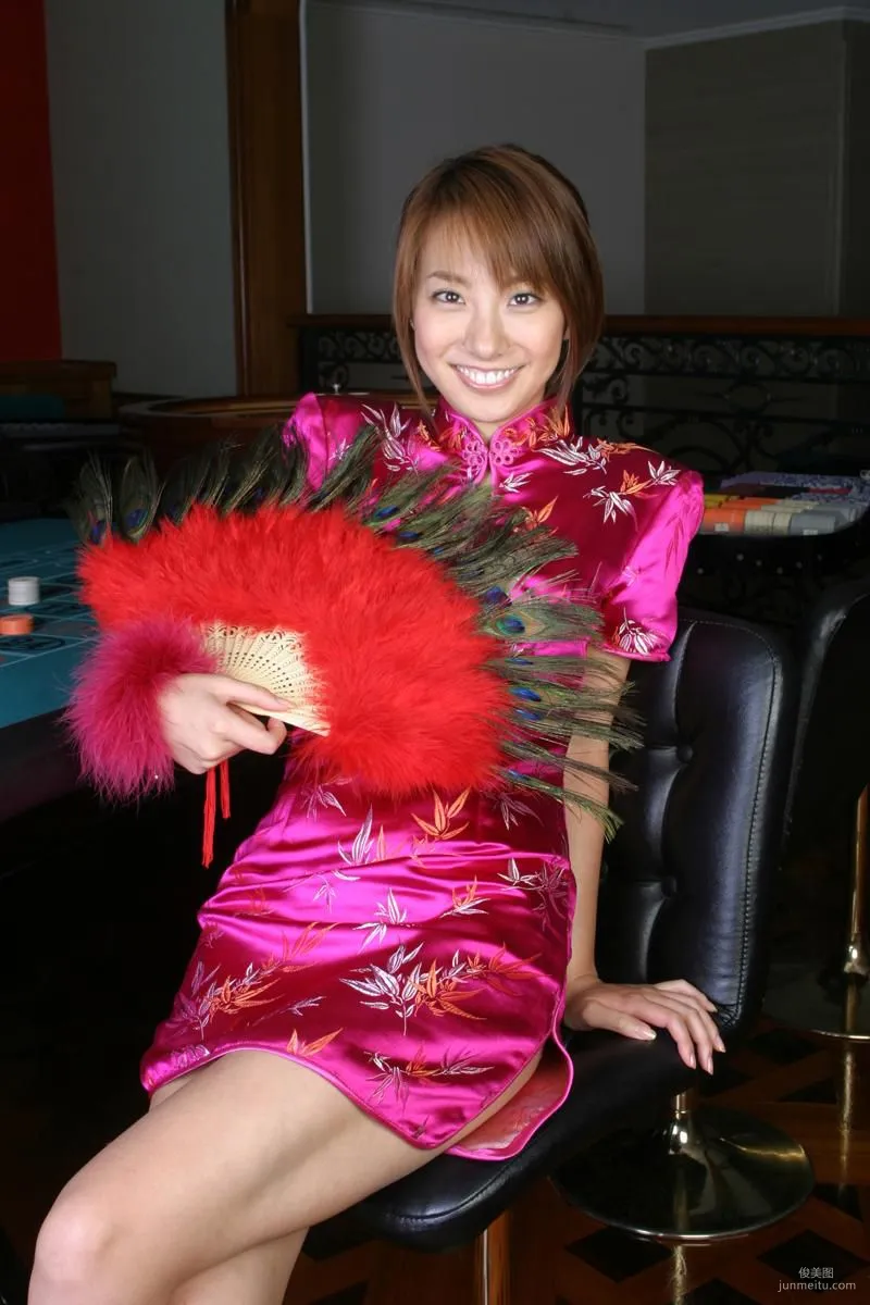Azusa Yamamoto: For-side photo 5