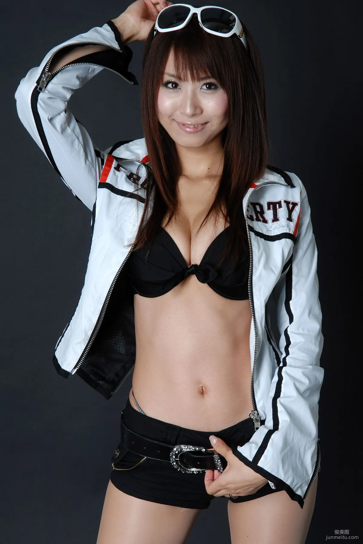 [BWH] HRQ0093 Saori Agatsuma, Race Queen Outfit and Sexy High-Cut Photo Set photo 5