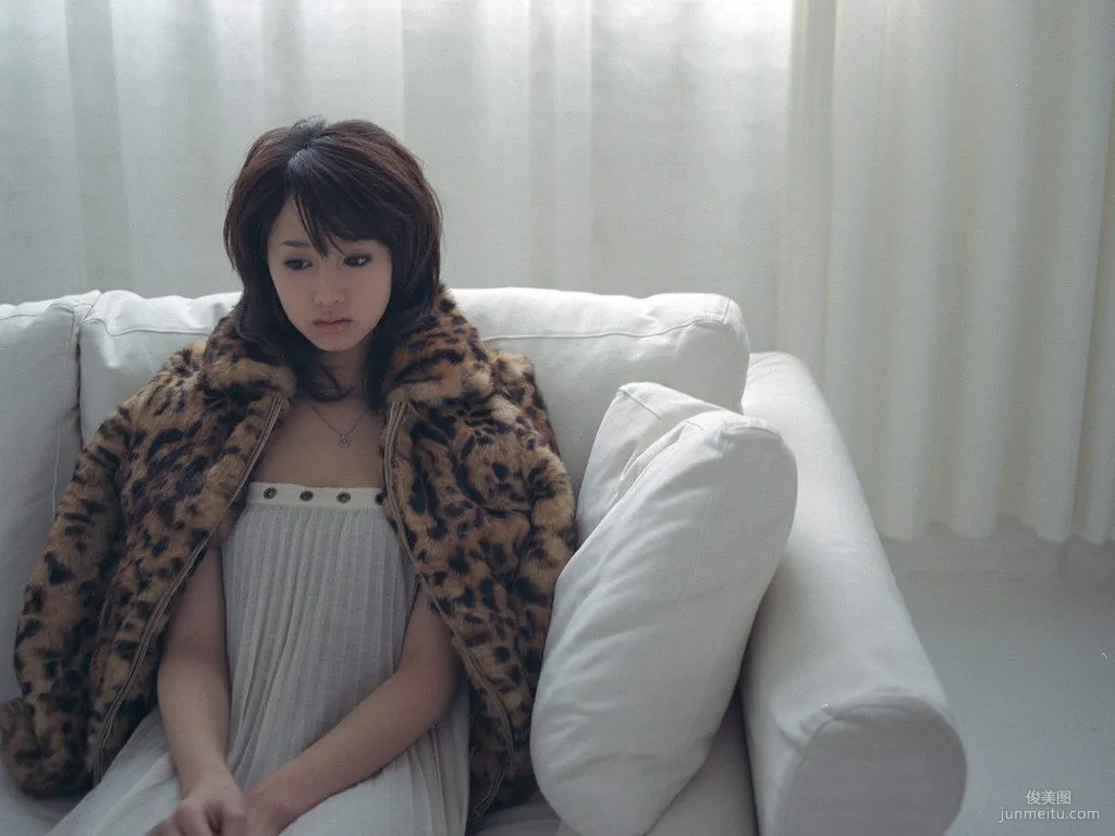 Erika Sawajiri, Color Photo Set [For-side] photo 22