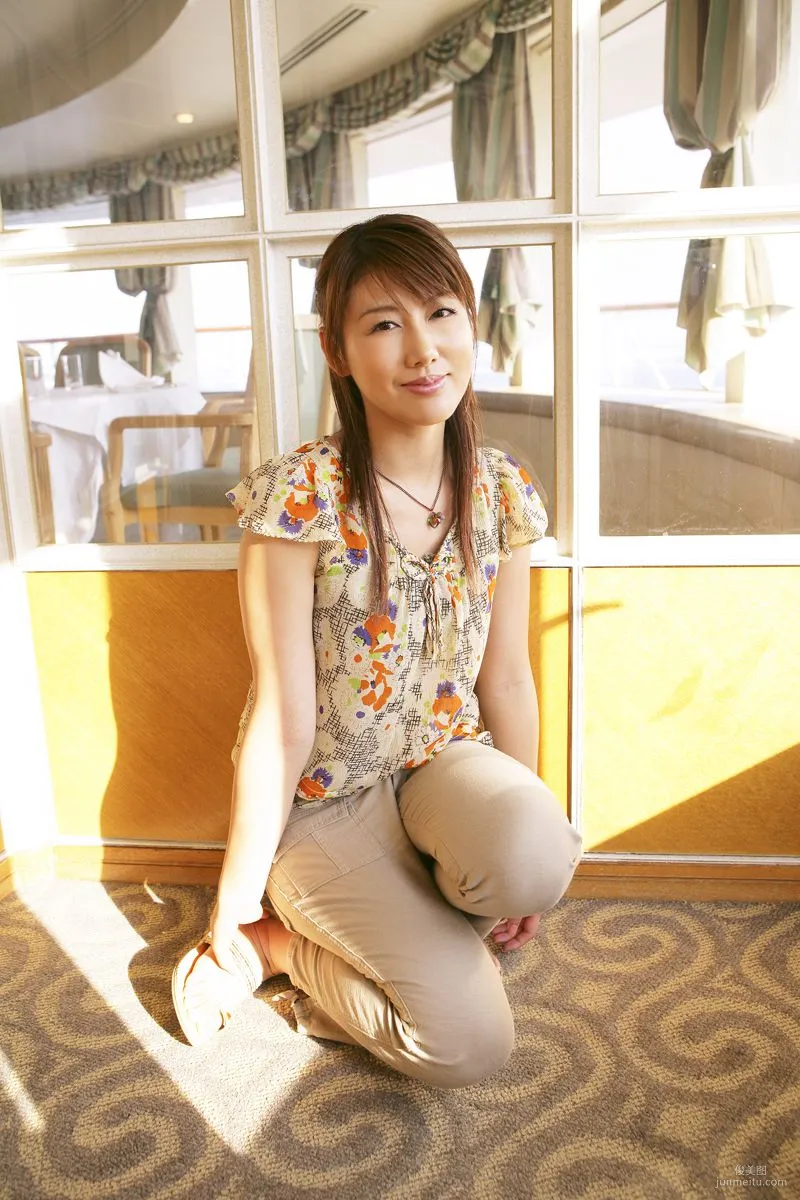 Megumi Yasu: For-side Close Up! photo 26