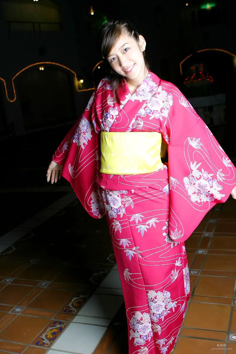 Yoshika Gaja: For-side photo 5