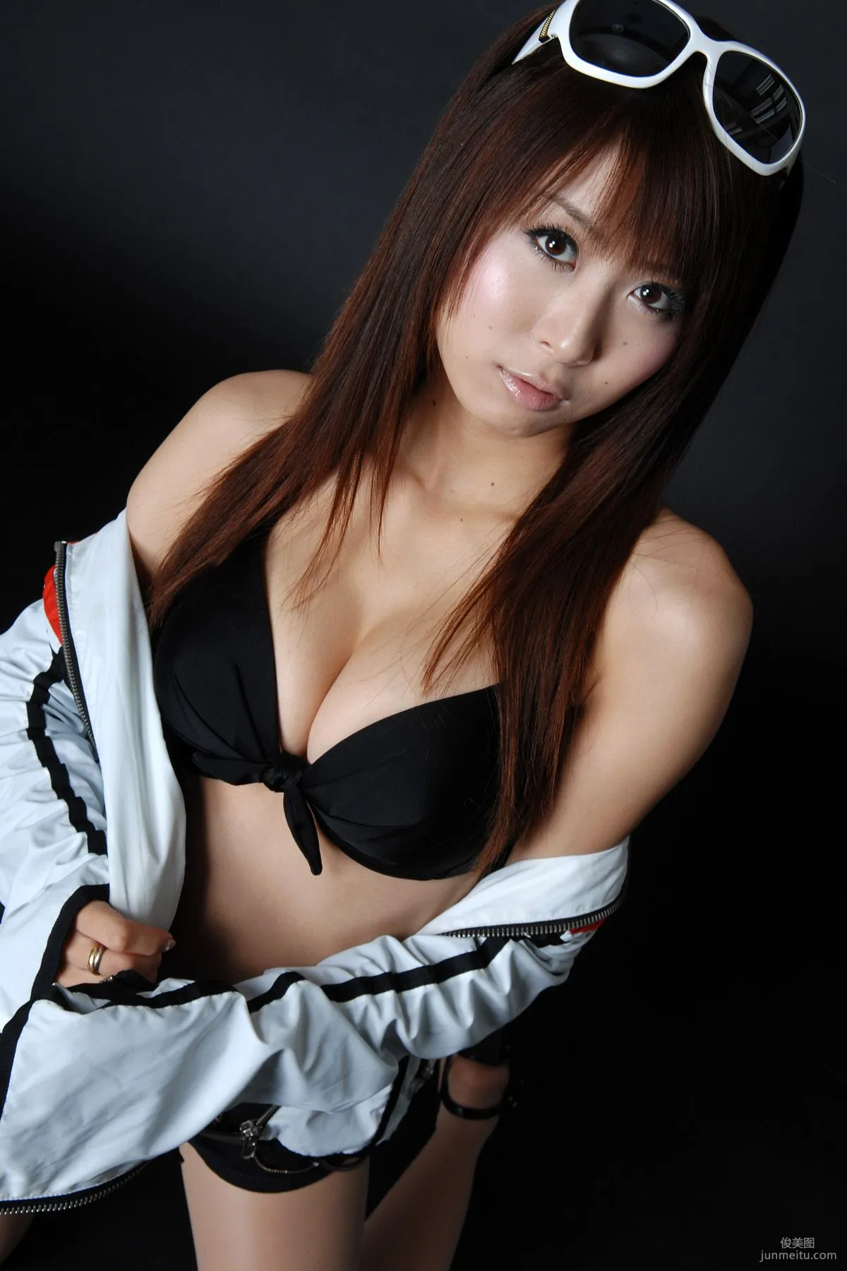 [BWH] HRQ0093 Saori Agatsuma, Race Queen Outfit and Sexy High-Cut Photo Set photo 30