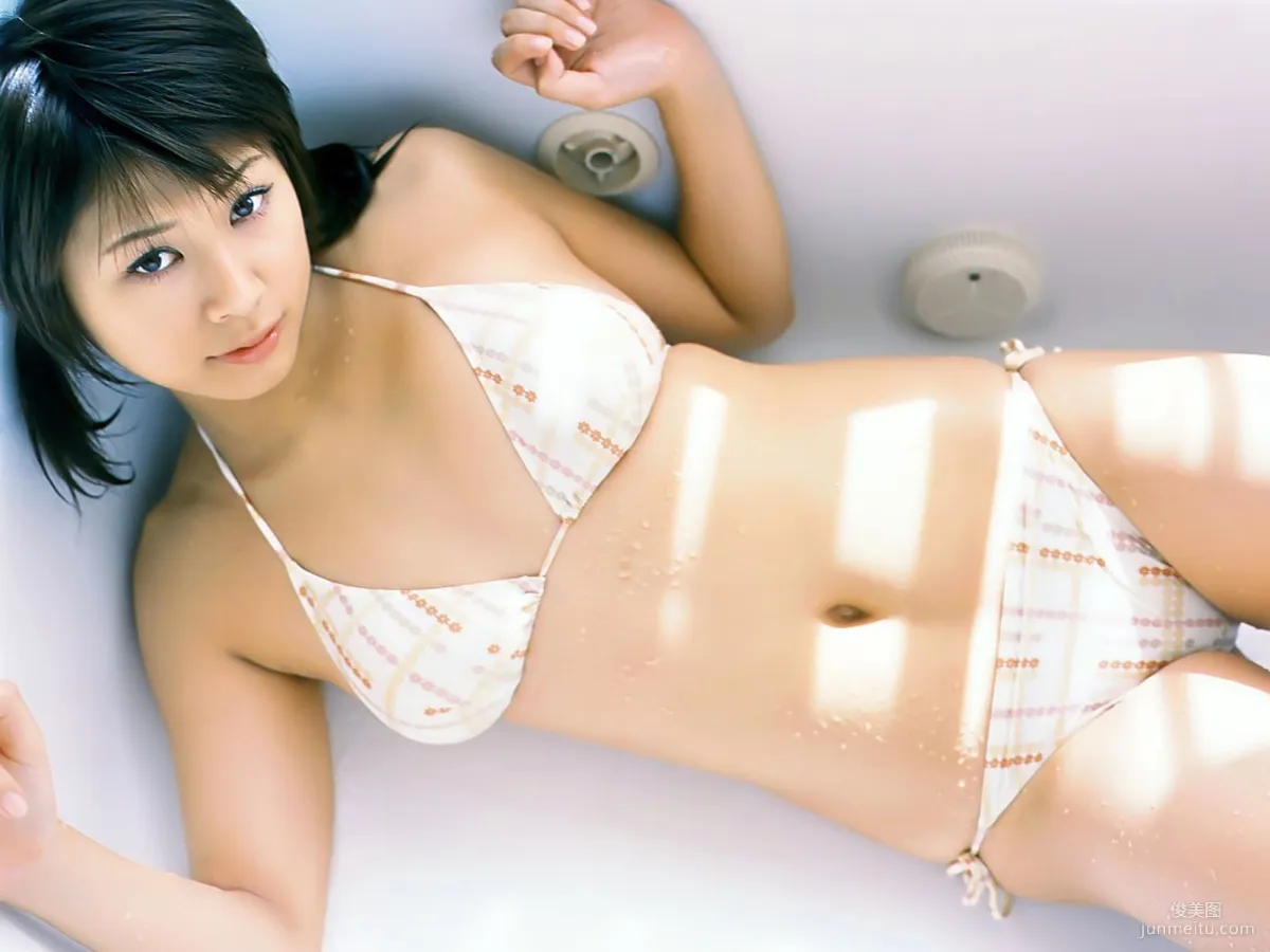 Yuka Kosaka: For-side photo 11