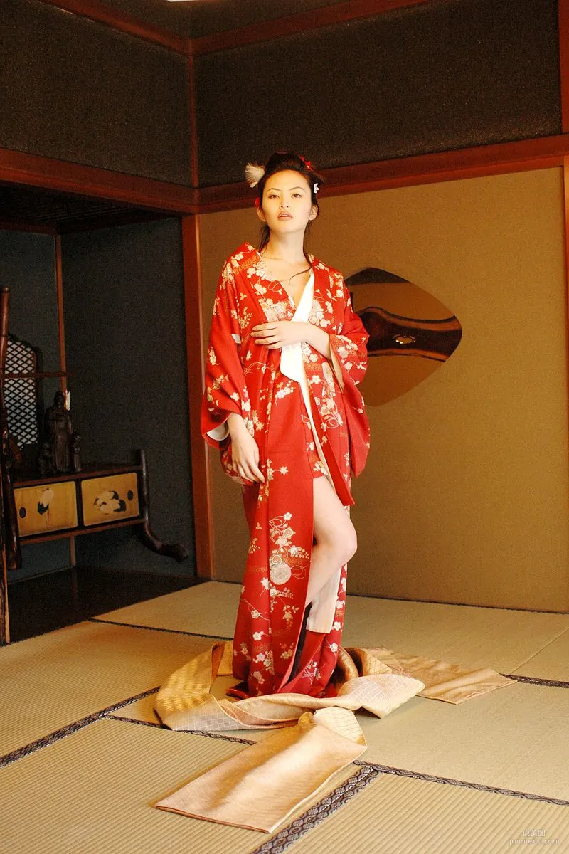 [For-side] 諸岡愛美 《艶 ～glossy～》写真集3