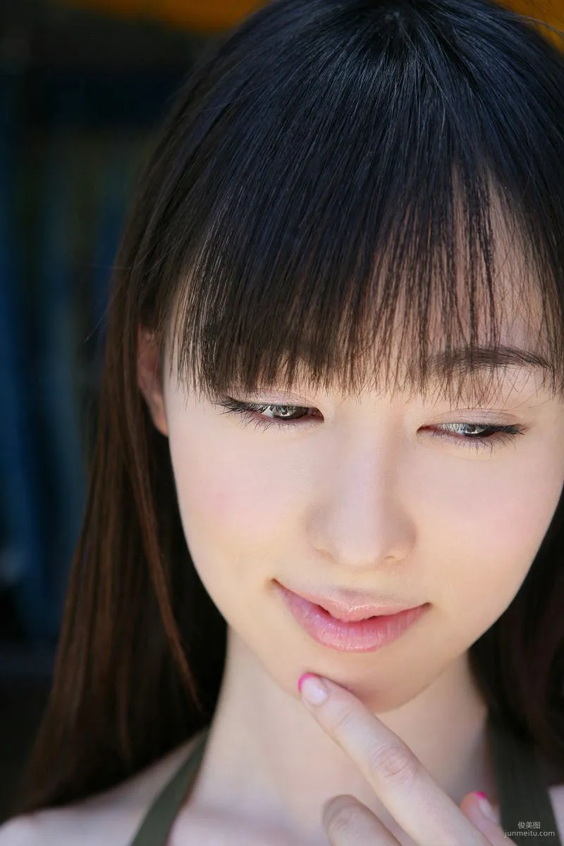 [For-side] 秋山莉奈 《SUN☆りな ～太陽のオシリーナ～》写真集26