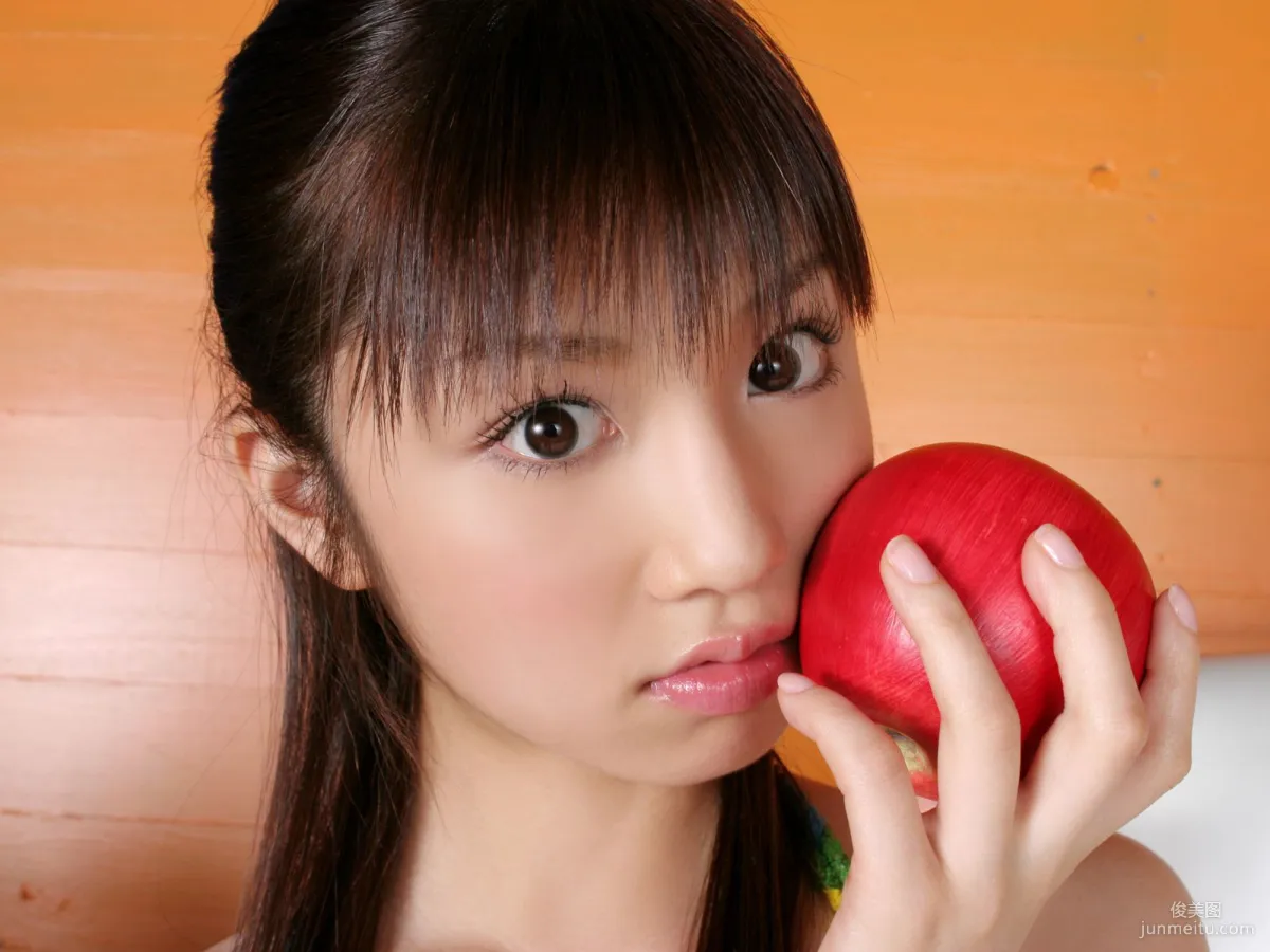 Yuko Ogura: For-side photo 17