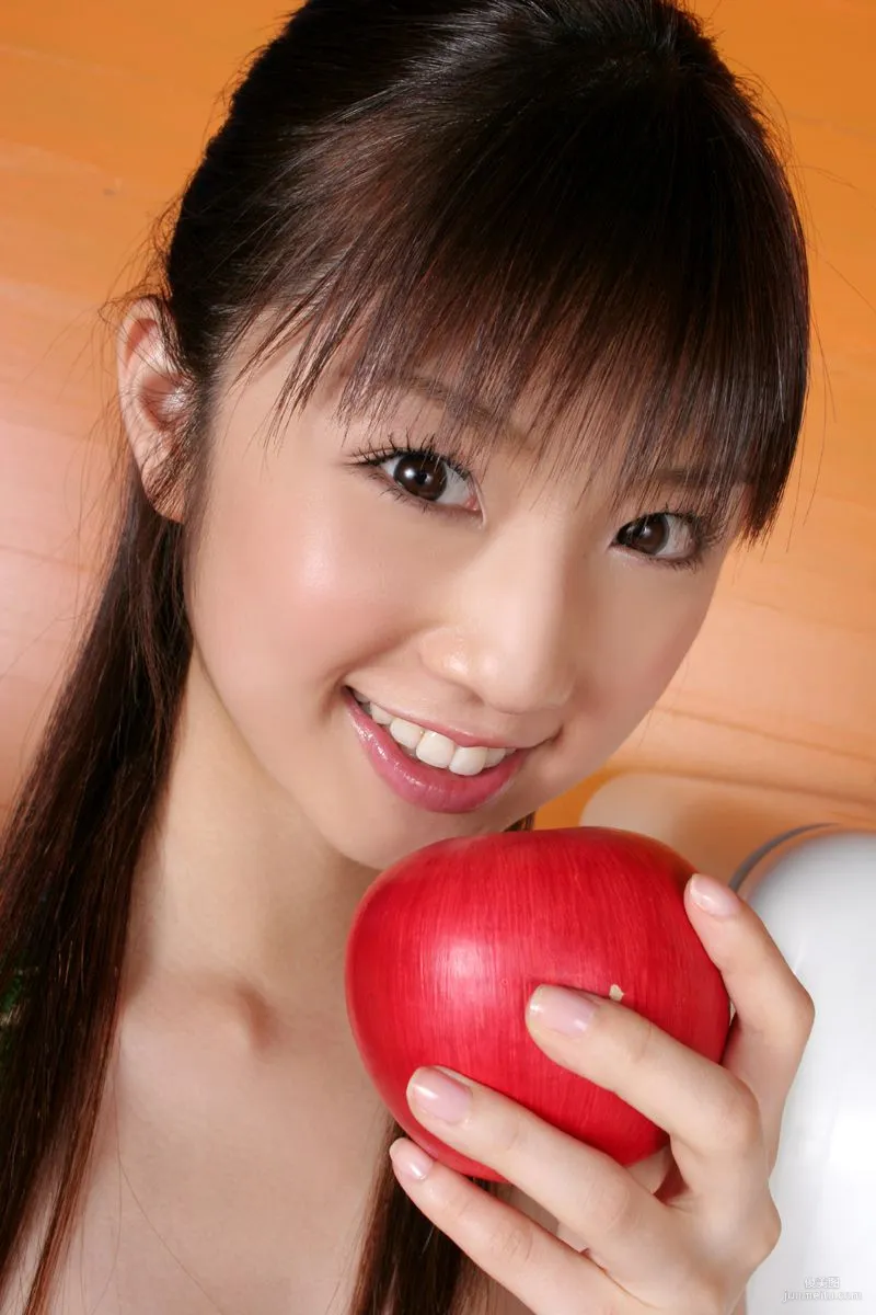 Yuko Ogura: For-side photo 18