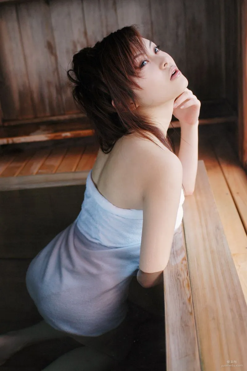 Manami Morooka: For-side glossy photo 21