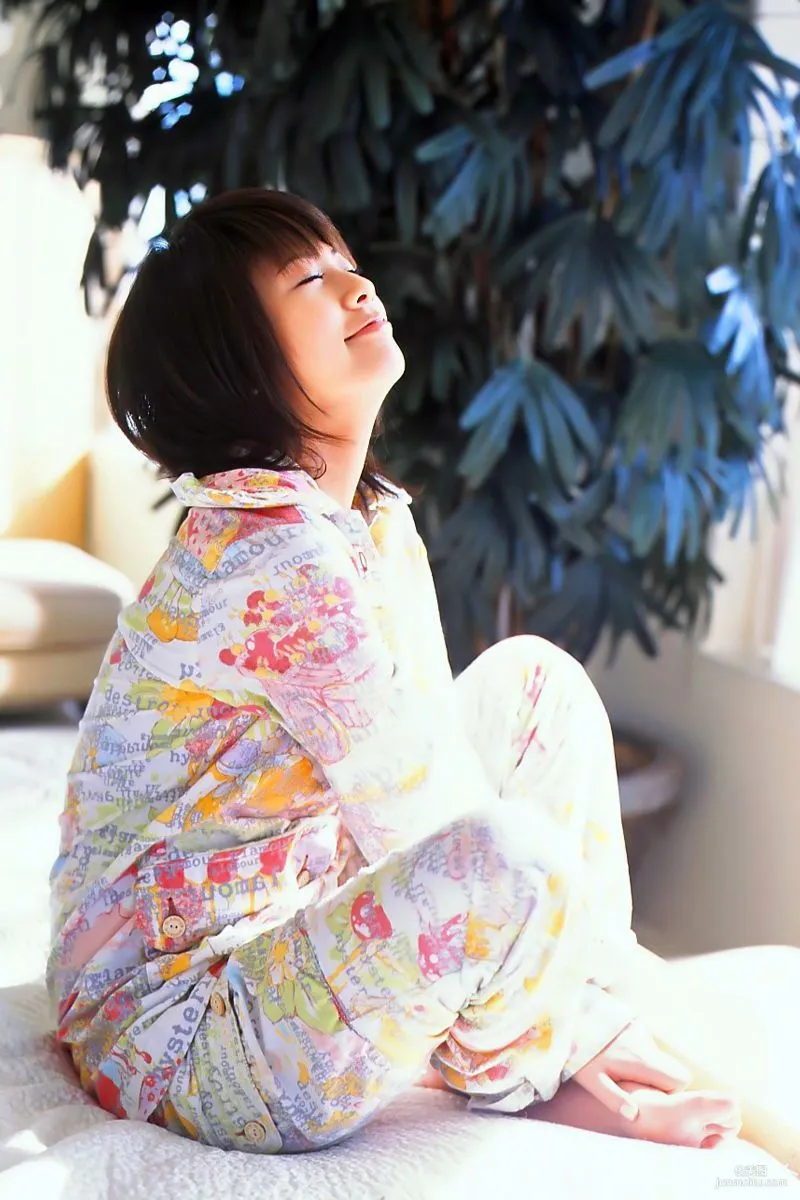 Yuka Kosaka: For-side photo 20