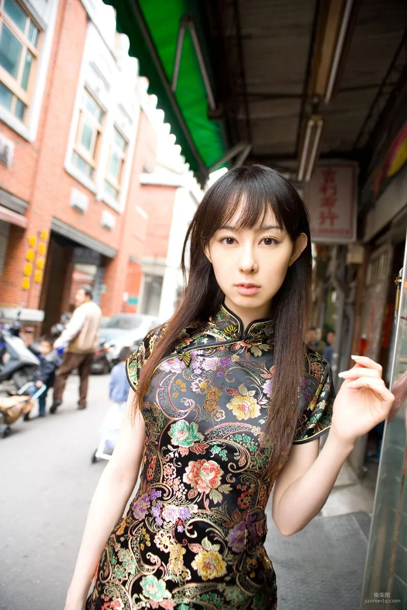 Rina Akiyama: For-side photo 9