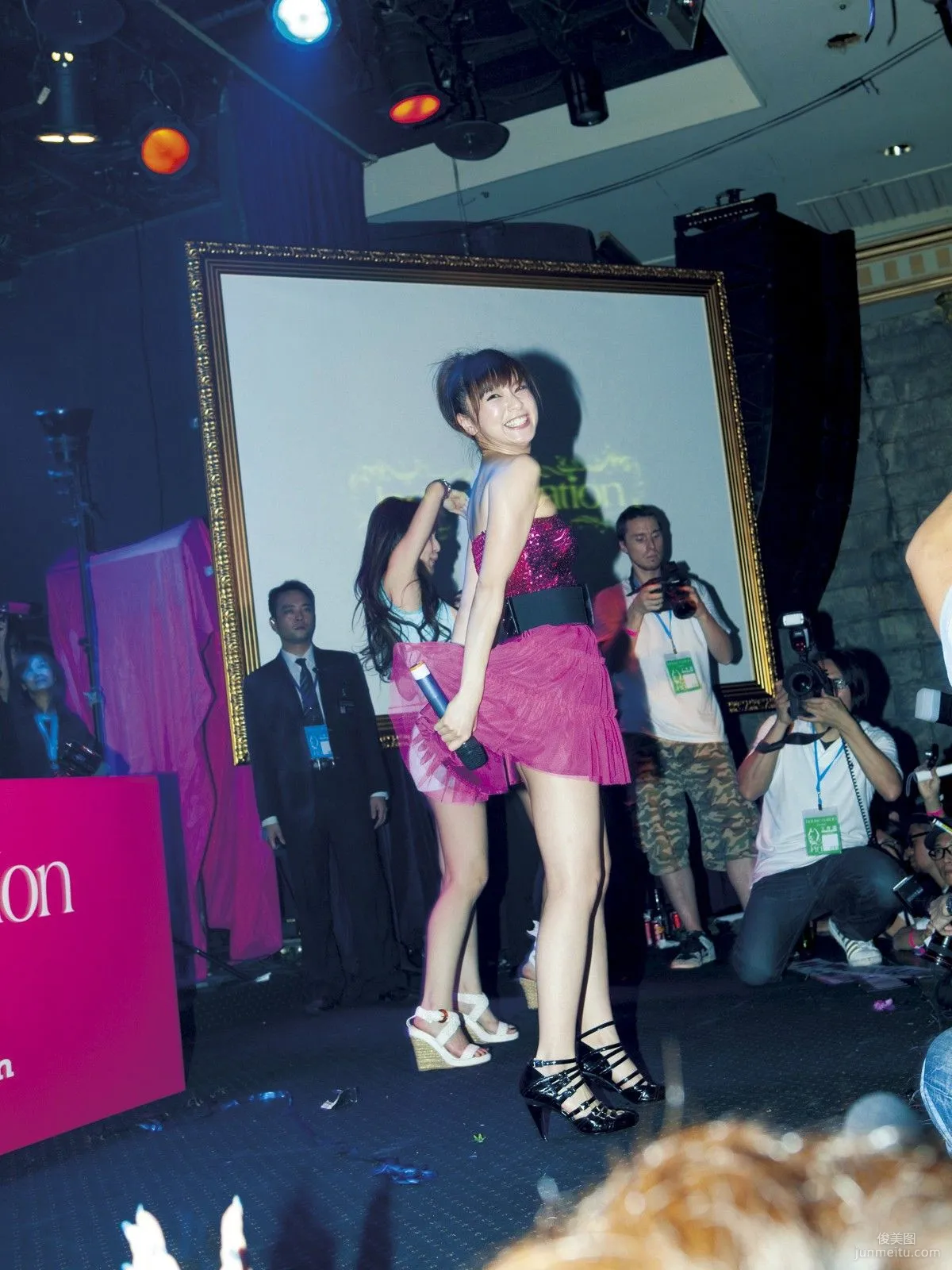 長谷川潤+鈴木亜美《IN HOUSE NATION》寫真集 [Sabra.net] 2