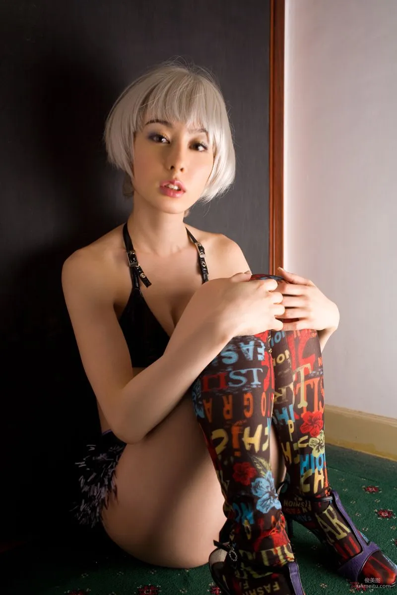 Rina Akiyama: For-side photo 18