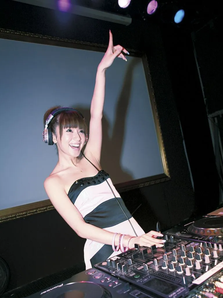 長谷川潤+鈴木亜美《IN HOUSE NATION》寫真集 [Sabra.net] 23